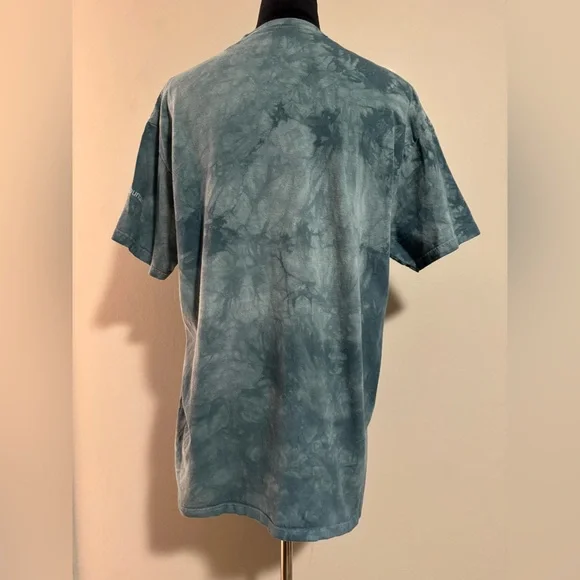 Preloved The Mountain Blue And Gold Macaws Green Classic T-Shirt size large - Picture 6 of 11